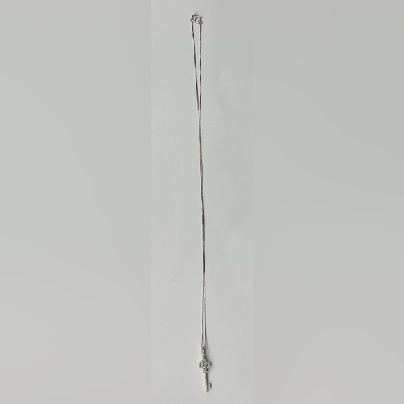 **HOST PICK** STUNNING Diamond & White Gold Key Necklace - Picture 12 of 13